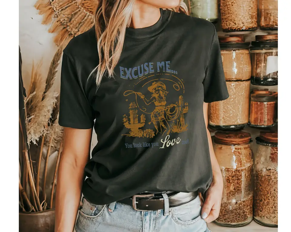 Prepáčte, vyzeráš ako milostné pohodlie farby Western T košeľa Cowgirl Country Concert Merch Coastal odev zafarbený
