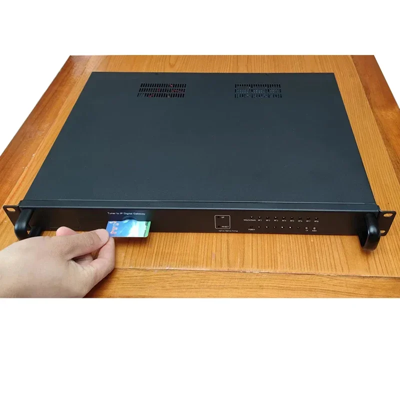 Prijímač satelitného signálu 8-kanálový tuner na RF satelit na IP DVB-S2 DVB-T DVB-T2 DVB-C ISDBT na modulátor DVB-T