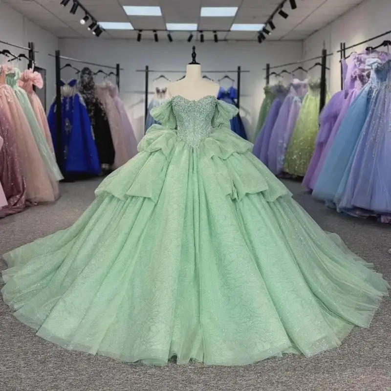 Prispôsobené iskrivé mincovne zelené guľôčkové šaty Quinceanera šaty flitry Aplikácie korálky Brithday Party Vestidos de magnicentent