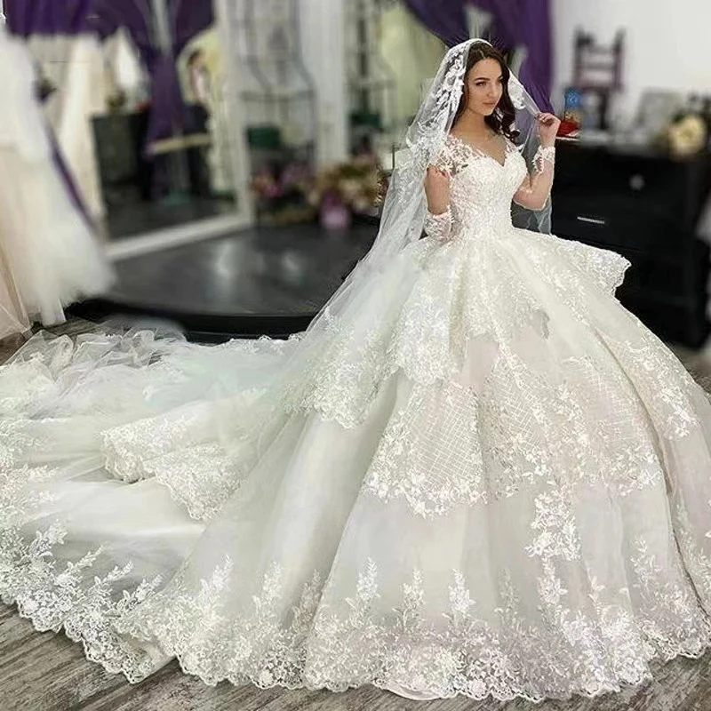 Prispôsobené luxusné svadobné šaty princezná Dámske elegantné loptové šaty Arabské svadobné šaty čipky