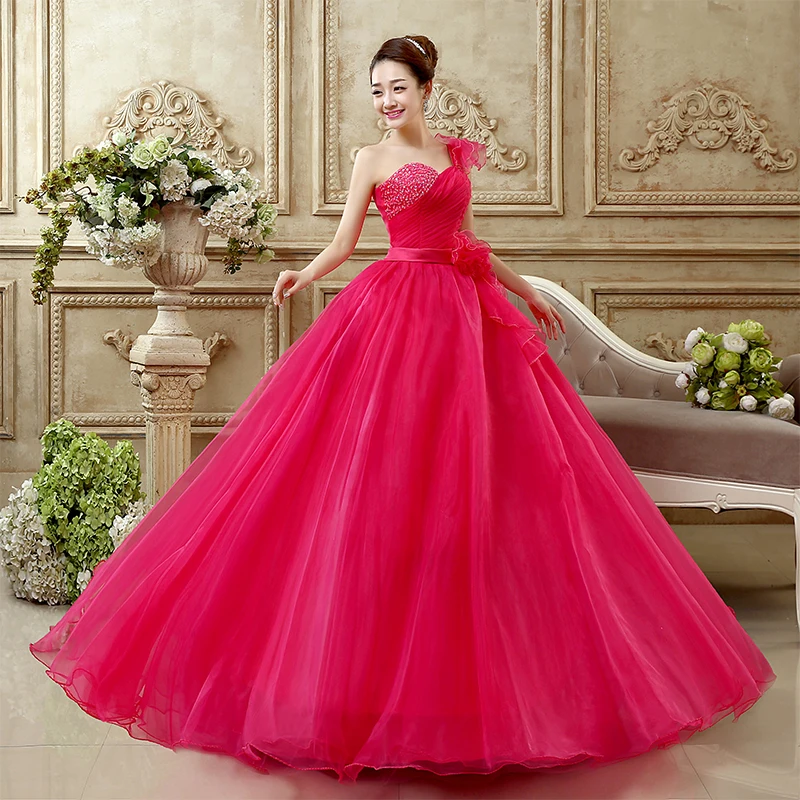 Prispôsobené nové plesové šaty s loptičkou módne jednostranné nafúknuté šaty pre ples jednoduché elegantné šaty Quinceanera