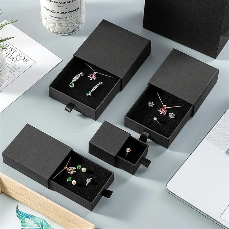 Prispôsobené prispôsobené čierne skrinka pre krabicu Dropshipping Jewelry Box Box pre prsteň náušnice náhrdelník Náramok šperkov balenie