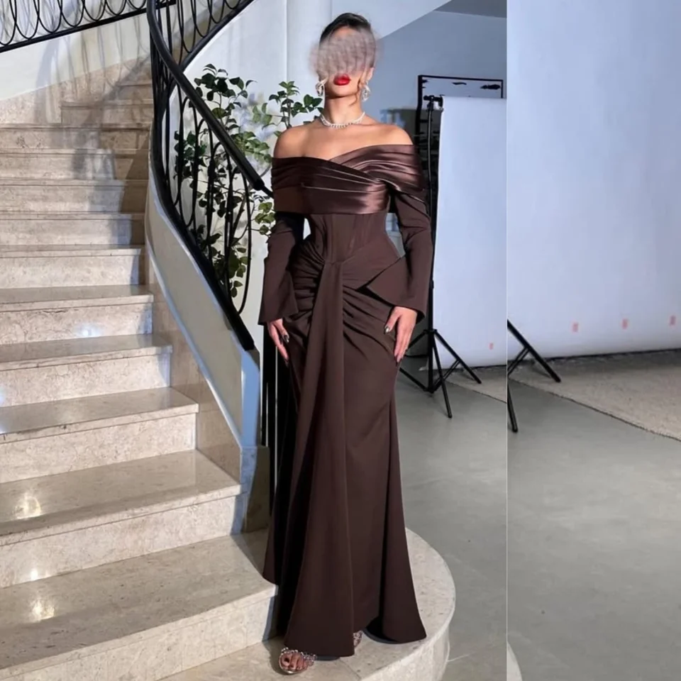 Prispôsobené vynikajúce dresy Pleat Homecoming A-line mimo ramena na mieru na mieru Príležitostné šaty Formálne dlhé šaty