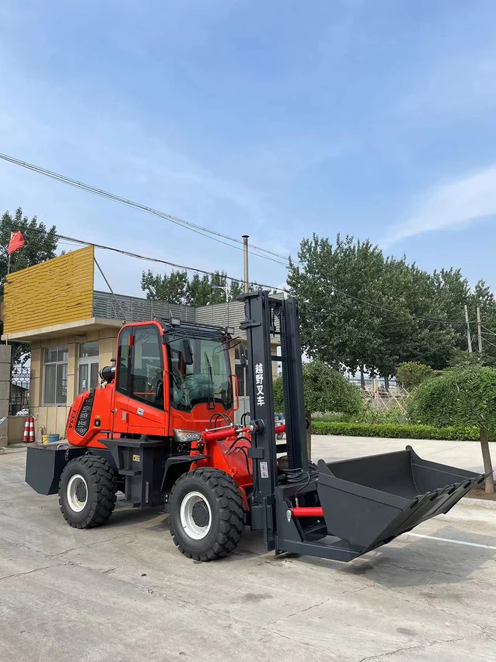 Prispôsobený predaj horúcich 3,5 ton 4 ton 5 ton 4x4 4WD Plne hydraulický mini malých terénnych vidieckych vysokozdvižných vozíkov drsný terén vysokozdvižný vozík Euro 5