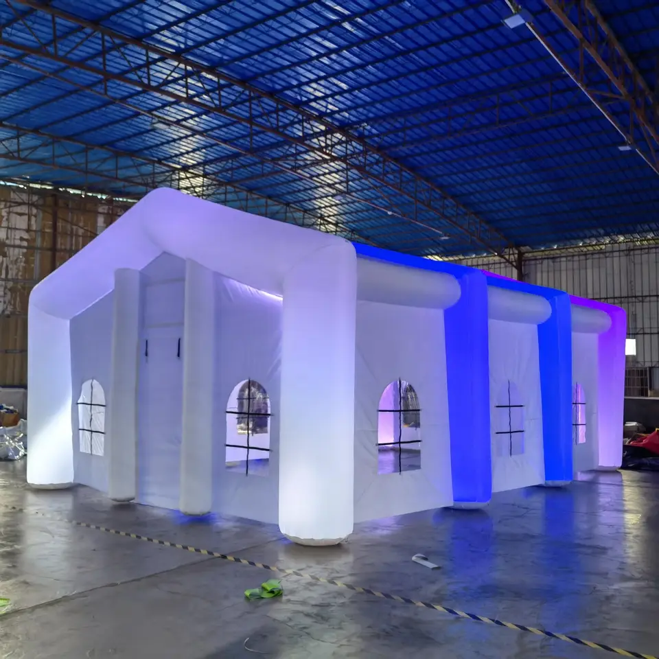 Prispôsobený veľký nafukovací nočný klub Cube Stan s LED osvetlením vhodnými na narodeninové oslavy/stretnutia priateľov s dúchadlom