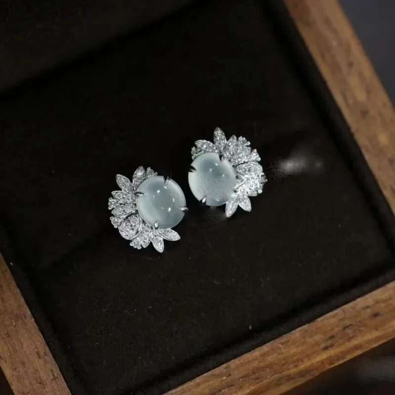 Prírodné biele vysoké ľadové lesklé nefritové chalcedónii náušnice pre ženy jemný štýl kvetinové vyšívanie elegantné romantické svadobné šperky