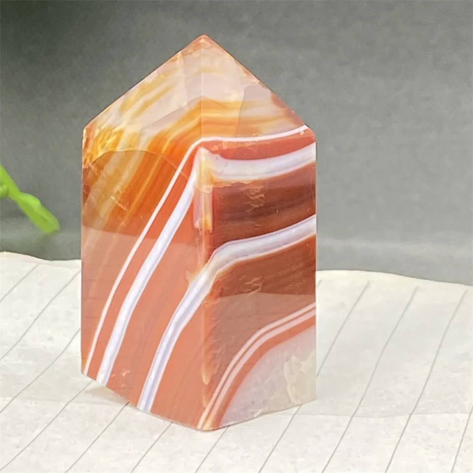 Prírodné červené pruhované pruhované štvorjážkové krištáľové veža karnelian Energy Stone Wand Domov Ozdobia ozdoby