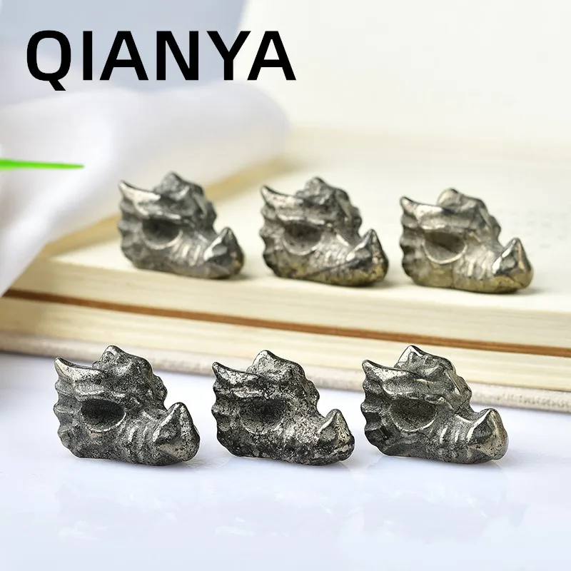 Prírodný pyrit krištáľový minerálny kameň rezbársky rez