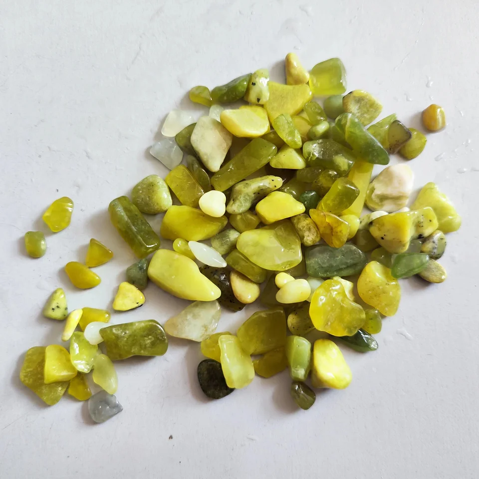 Prírodný Xiuyan Jade Stone Serpentín Crystal Stone Tank akvárium Domov Dekorácia kamenný minerálny kameň