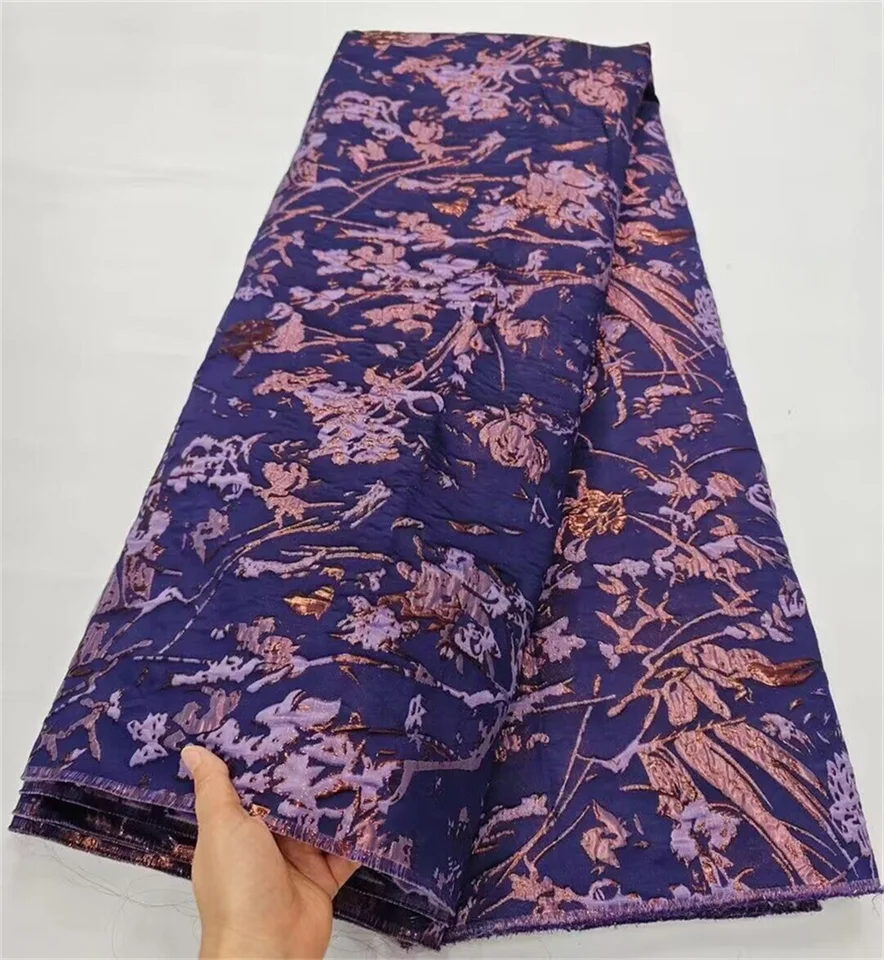 Purple African Brocade Jacquard Fabric Nigérijský zlacený čipka Damask Days Material Brokard Tissu 5 Yard Dentelle Africaine DJB73