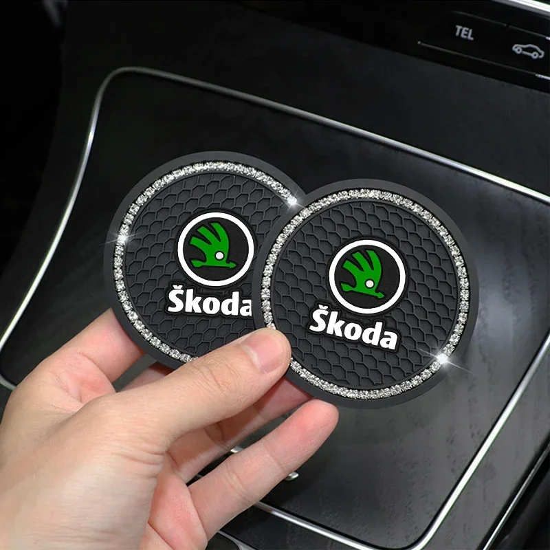 PVC 2ks Car Cup Mat Mat Anti-Slip Water Coaster Styling for Skood Logo VRS Yeti Kodiaq Rapid Octavia Fabia Superb 2 3 Karoq Scala