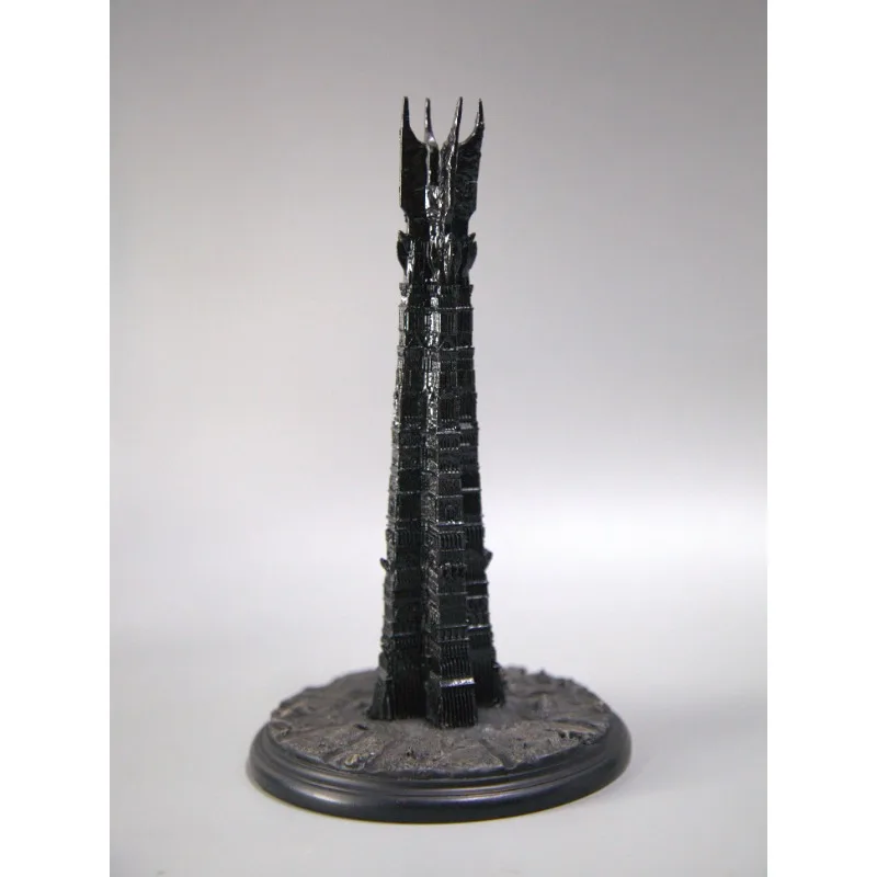 Pán prsteňov obklopujúcich čiernu vežu sochy Alsankh Isengard predstavuje ručnú statickú modelku Isengard