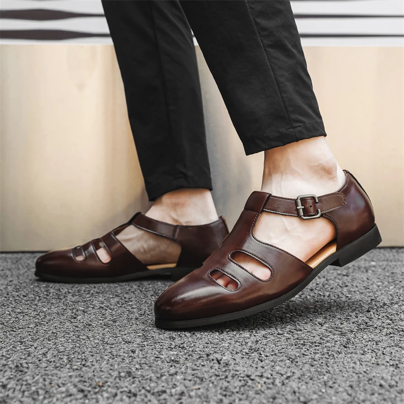 Pánske šaty topánky Formálne kožené topánky Dutiny Out Fashion Taliansko topánky Sandále ručne vyrábané svadobné spoločenské topánky Meni mokasinky Oxfordské topánky