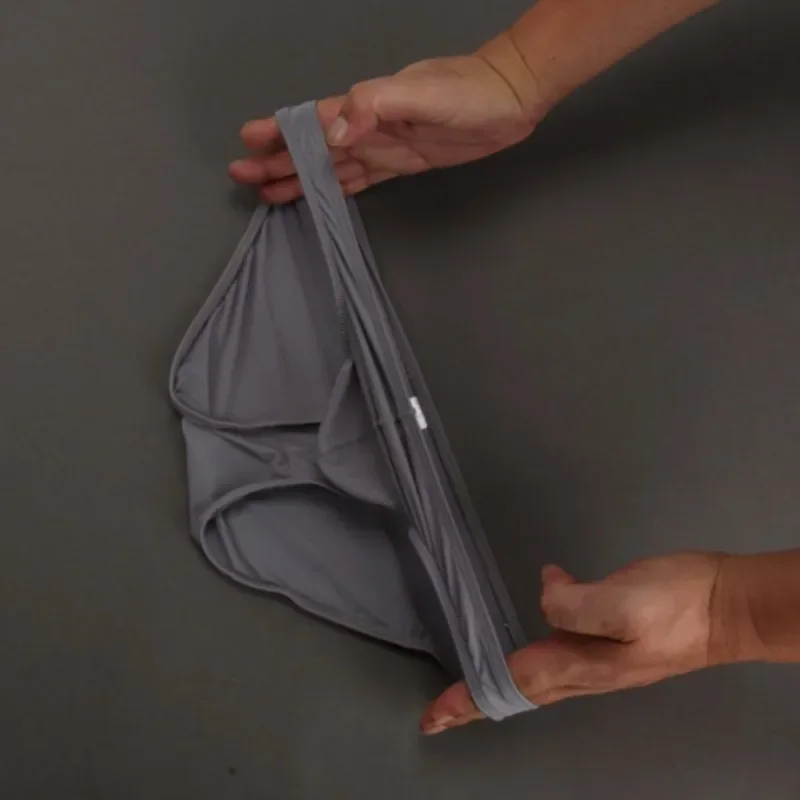Pánske športové rýchle sušenie sexy ultra tenké priedušné a pohodlné trojuholník ľad hodváb s nízkym bielym bielizňou