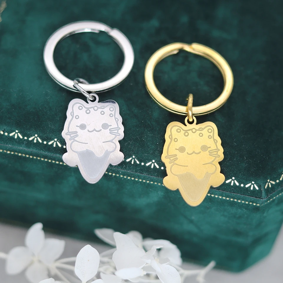 Qiming lachuj zmrzlina kužeľ mačka s postrekovaním vlastný názov Keychains Dámske kľúče kľúče z nehrdzavejúcej ocele šperky kľúče kľúče muži darček