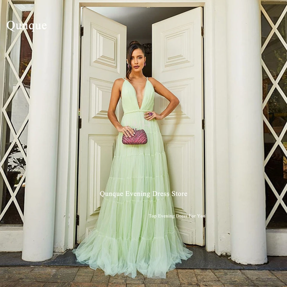 Qunque Sexy Backless Dlhé večerné šaty prispôsobené mincovne zelené Vestidos de Fiesta popruhy Line Tulle Špeciálne príležitosti Prom šaty