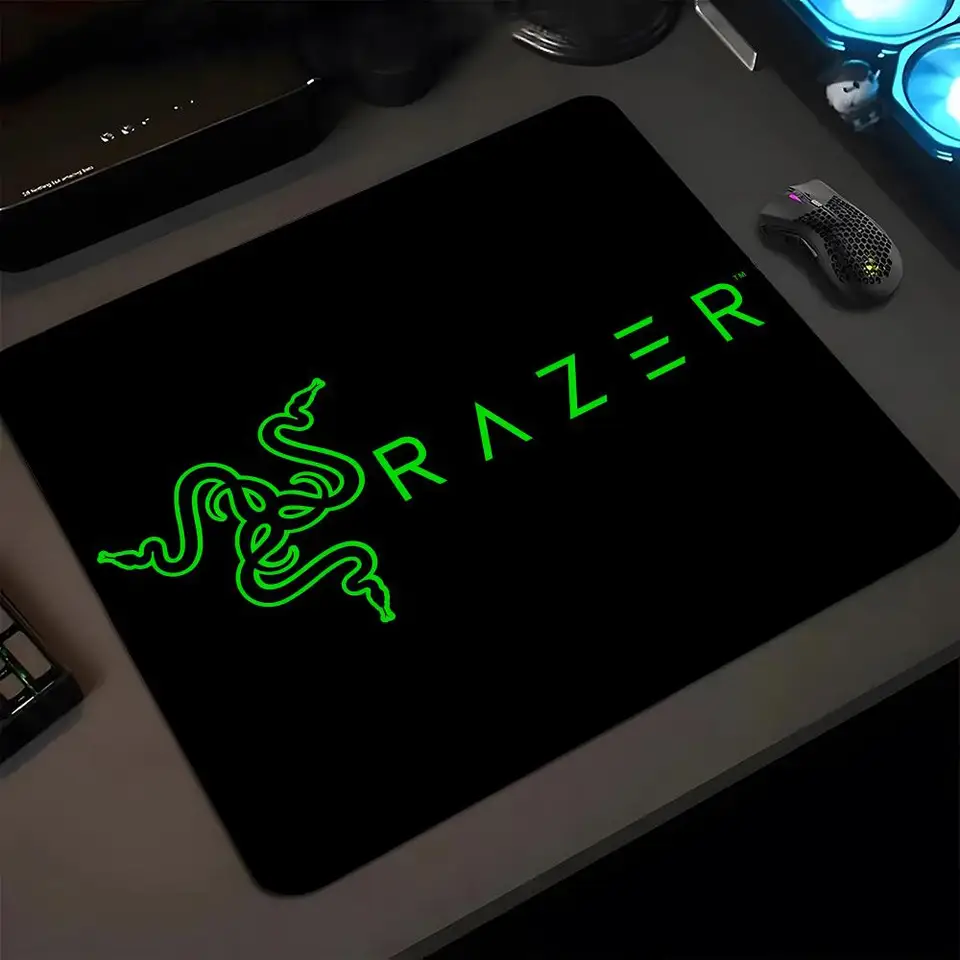 Razer Goliathus Mouse Pad 18x22cm Small Rug KeyboardPad Lock Edge Deskpad Deskpad Kawaii Ochrana podložky