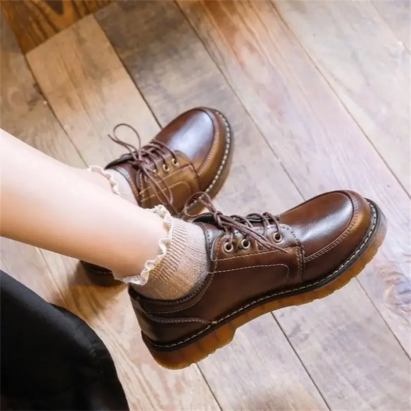 Retro dámska kožená koža s jedinou topánkou jeseň nové šnurovanie s sukňou Mary Jane Shoe Flats Dámske topánky luxusné dizajnérske topánky