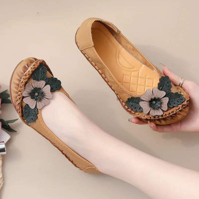 Retro kvetinové luxusné topánky Ženy Originálne kožené letné byty Veľkosť 41 Dámy stručný ručne vyrábaný kožený mokasíny Žena Loafer