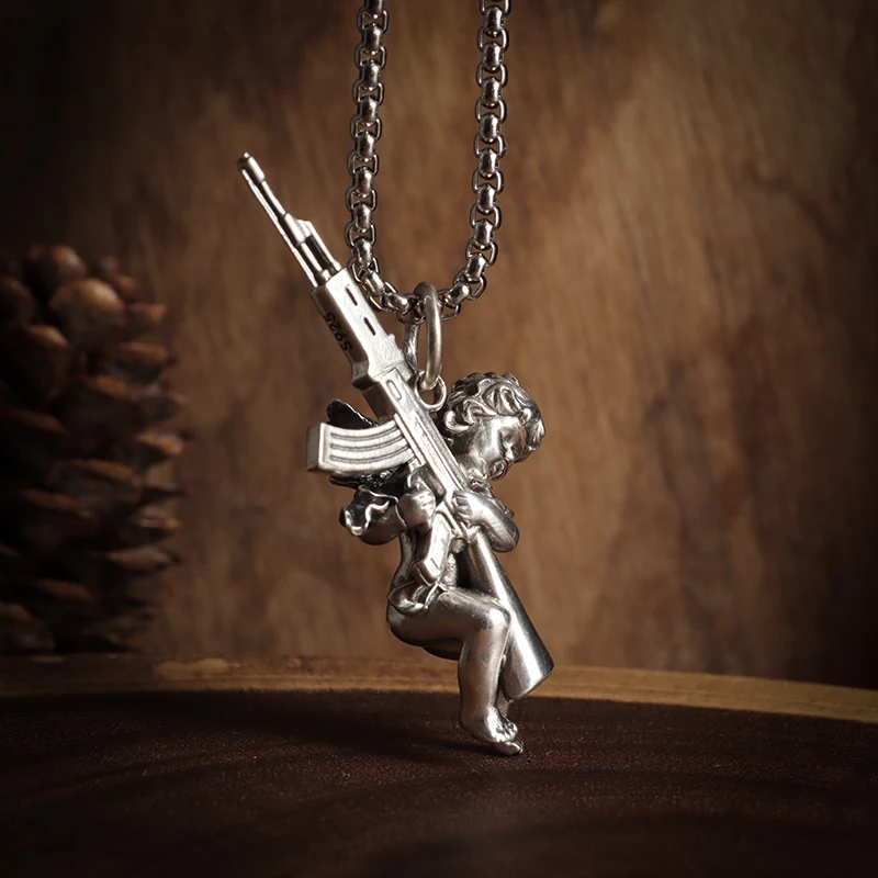 Retro punk cupid anjel gun drží prívesok náhrdelník pre mužov Ženy Hip Hop Rock Lucky Amulet Angel Wings Pop šperky