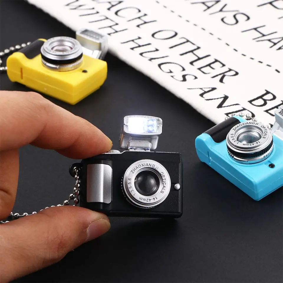 Retro pár modelov Luminous Women Flash Camera Sweater retiazka módne šperky náhrdelník Hudba prívesok