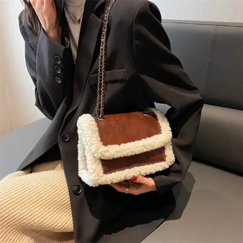 Retro reťazové tašky pre ramená pre ženy PU kožená fleece klapka kabelka Tote Fashion Faux Sued Suedom Zostrihanie kabelkov Crossbody Bag Sackes