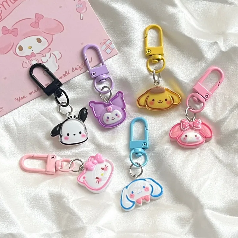 Roztomilá línia Sanrio Cinnamorol Kuromi Pochacco Keychain Sweet Girl Srdce Srdce Japonský prívesok Vynikajúci najlepší priateľ darček