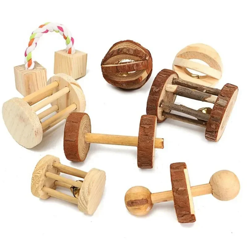 Roztomilé králičie valerové hračky Prírodné drevené borovice Dumbells Uninycle Bell Chew Hračky pre morčatá potkany potkany malé domáce zvieratá Dodávky