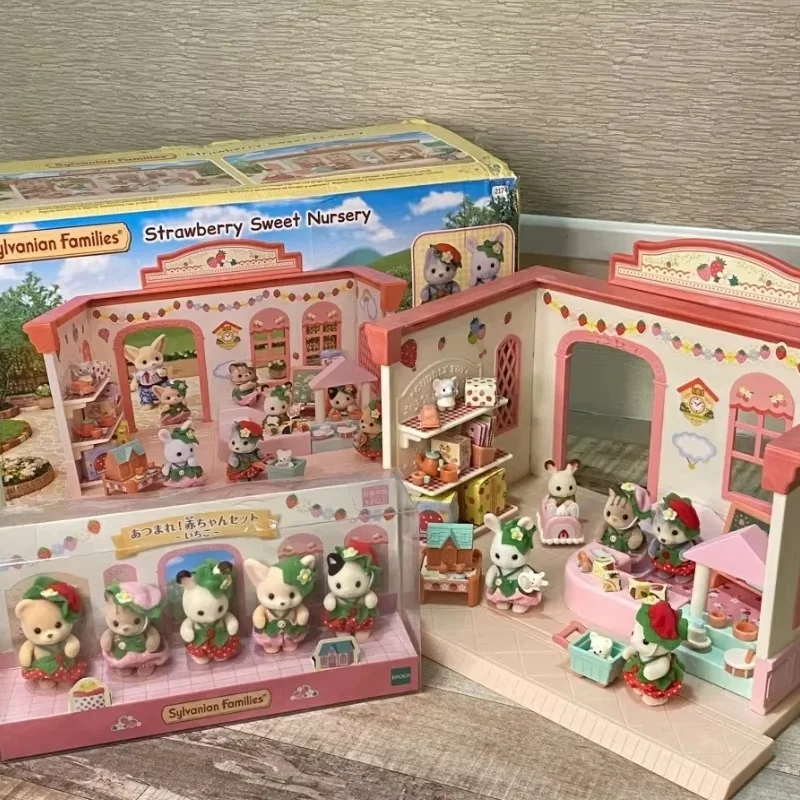 Roztomilé sylvaniánske rodiny Strawberry Cross Dressing Baby Doll Limited Edition Strawberry Restaurant Girl Dekoratívne hračky Darčeky
