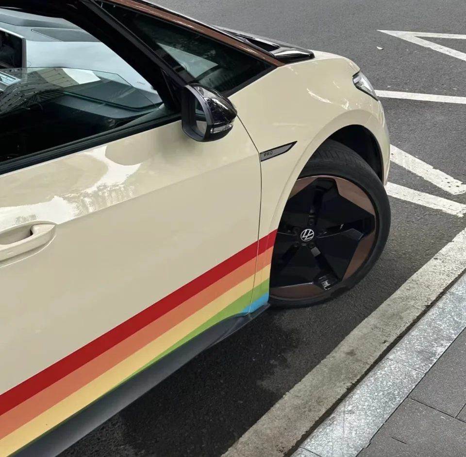 Roztomilé vtipné sukne sukne nálepka Rainbow Stripe Line Farebné bočné pásové nálepky vinylové prekrytie grafiky pre VW ID.3 ID3