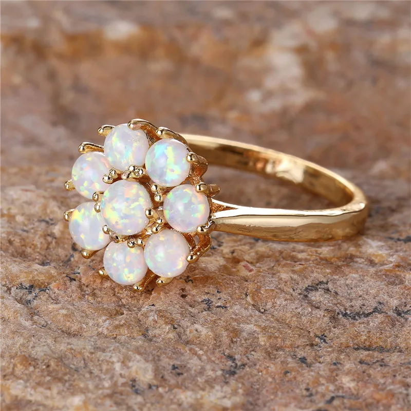Roztomilé ženské biely oheň Opal Stone zásnubný prsteň vintage zlatá farba letné svadobné šperky pre ženy