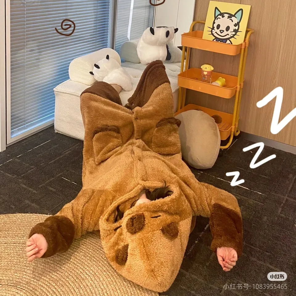 Roztomilý Capybara zimná pyžama karikatúra zvierat mäkká plyšová kombinéza pre dospelých Kawaii Velvet pyžama nočná nočná rúž Cosplay Suit Girls gif
