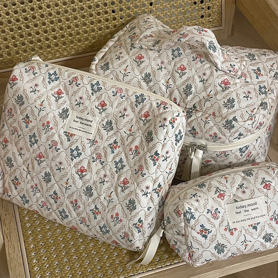 Roztomilý kvetinový make -up taška s cestovným make -upom zipsom prešívané prešívané make -up organizátor Storage Bag Vintage pre ženy a dievčatá