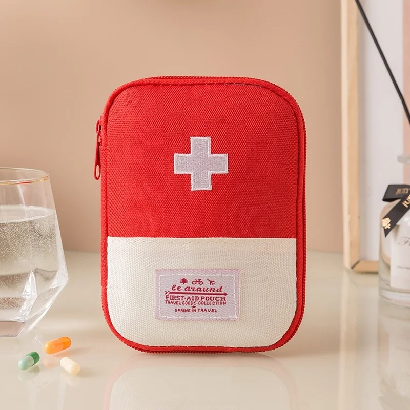 Roztomilý mini prenosný liek vrecko s prvou pomocou Kit