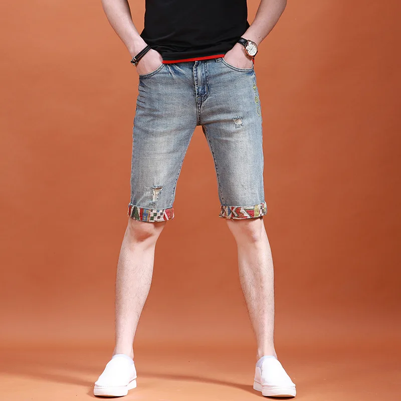 Roztrhané vyšívané džínsy šortky Pánske letné tenké priedušné tenké tenké tenké módne osobnosť retro retro high-end džínsové capris