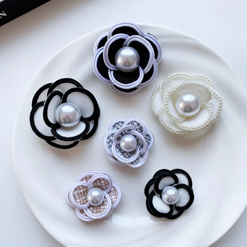 Ručne vyrobená látka Camellia Flower Brošňa módna perlová korzet Svadobný odznak Luxulry šperky brošne pre ženy doplnky