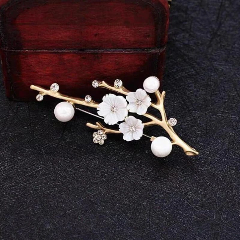 Ručne vyrábané slivkové kvety brošne Pins Dám
