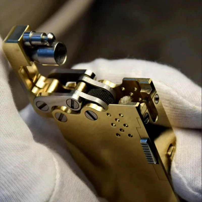 Ručne vyrábaný mosadzný mechanický automatický zapaľovací benzínový a titánový zliatinový materiál s darčekovou skrinkou