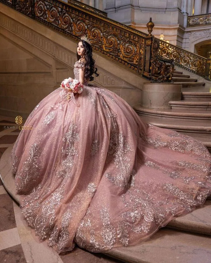 Ružové zlato z ramena quinceanera šaty na mieru na miere z ramenného žiabra Vestidos para damas de cti quinceañera sladké 15