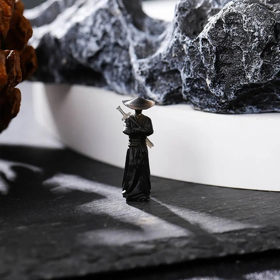 Rytiersky model vintage čínsky štýl Youxia Ranger figurín živici socha domáca kancelária dekorácia ozdoba Darček čínština
