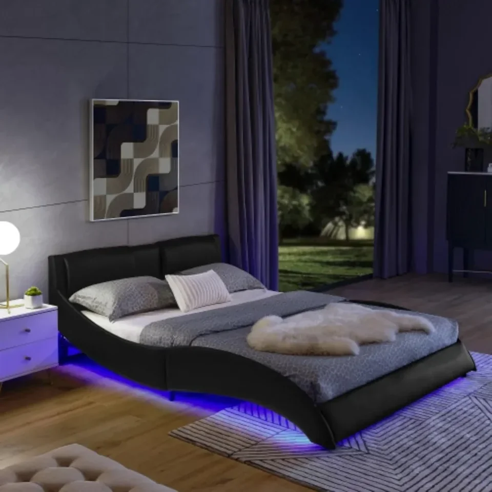 Rám kráľovnej postele s RGB LED svetlami a vlnou čelnej dosky, ako je rám krivky postele ， drevené lamely podpora ， ľahká zostava