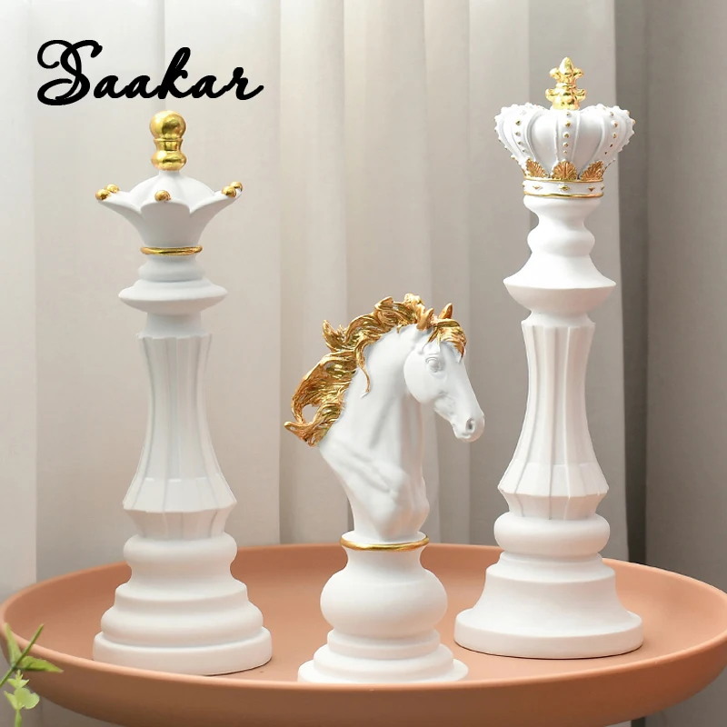 Saakar International Chess Resin Dekoratívne ozdoby Domáce Interiérové ​​figúrky figúrky Kráľ kráľovná rytierka Zbierka Zbierka objektov