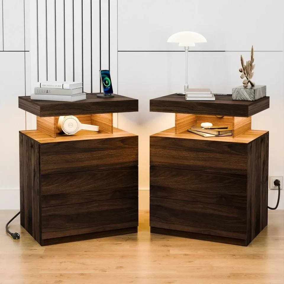 Sada 2 LED nočné stolíky s bezdrôtovými nabíjacími stanicou Dark Walnut Nedder Stole s LED svetlom inteligentného nočného stolíka USB port USB