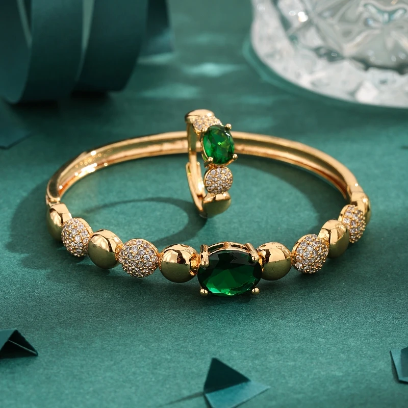 Sada vysoko kvalitných denných zelených krištáľ pre zlatú farbu Kórejské jemné zirkón Zoznamovacie šperky Ring Ring Set Women Darčeky