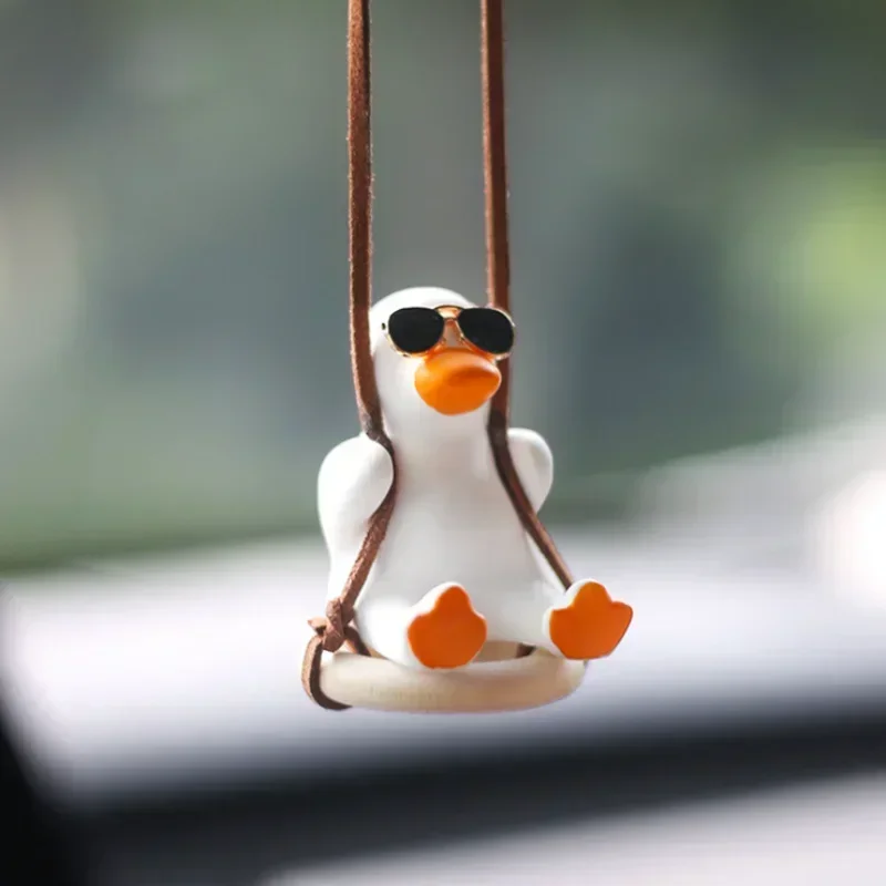 Sadra roztomilá anime Auto doplnky Auto swing kačica prívesok automatické spätné zrkadlo ozdoby narodeniny darček