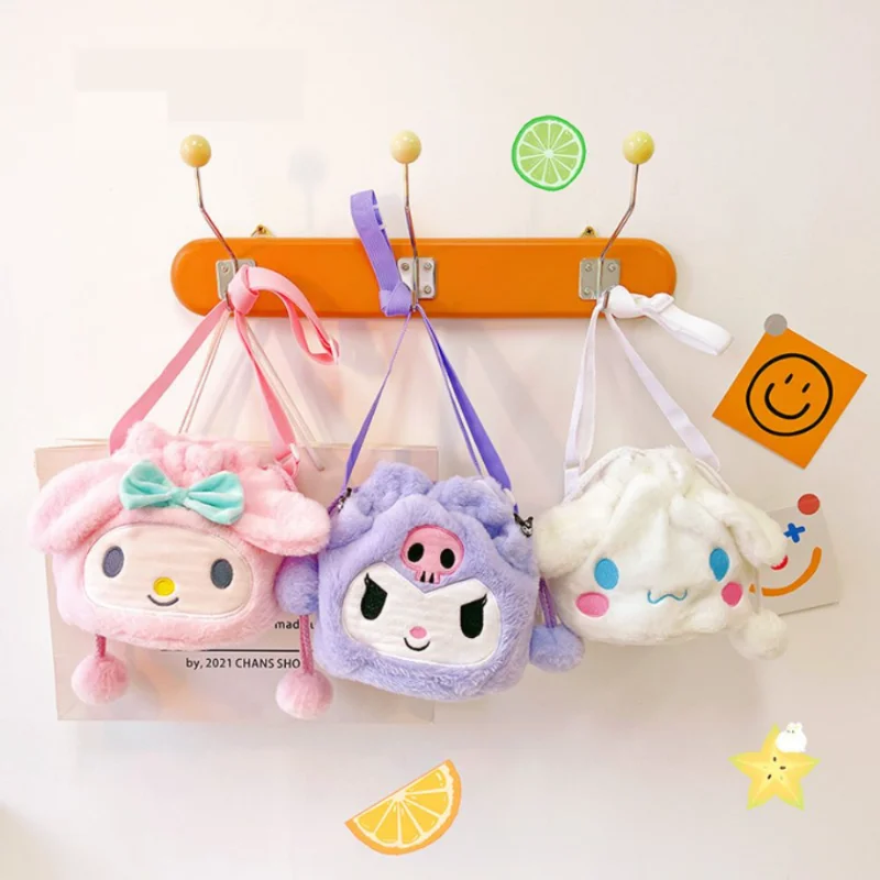 Sanrio taška kawaii cinnamoroll kabelka tote Plushie ramenné tašky Kuromi Hello Kitty plnené make -up batoh darček