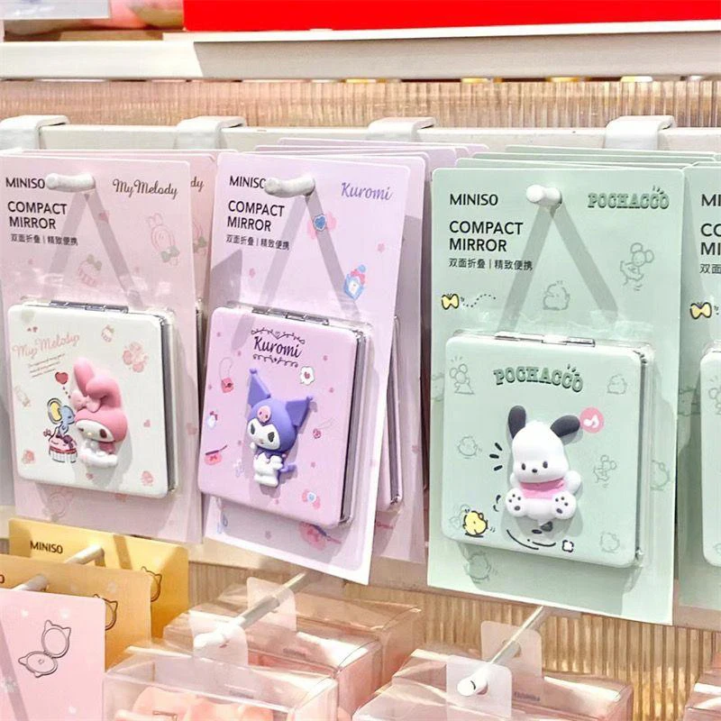 Sanrios Kuromi melody Pochacco Prenosné skladacie zrkadlo roztomilé anime karikatúry hračky bábiky Kozmetické zrkadlá kozmetické zrkadlá make -up príslušenstvo darček