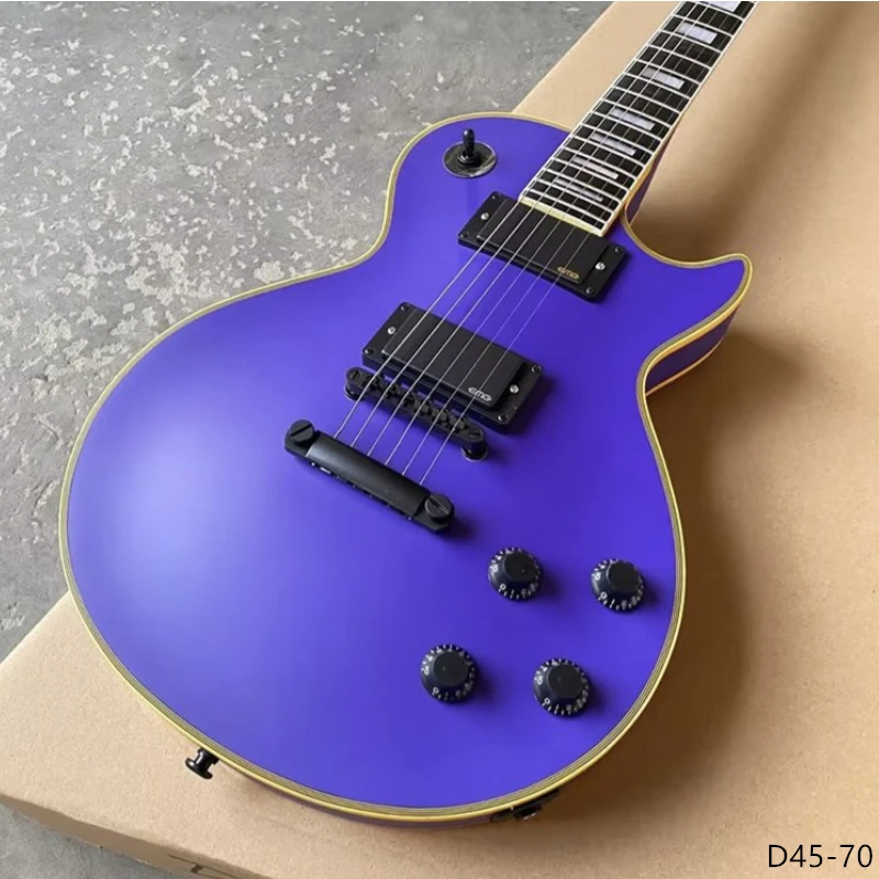 Satin gitara Jamesa Hetfielda