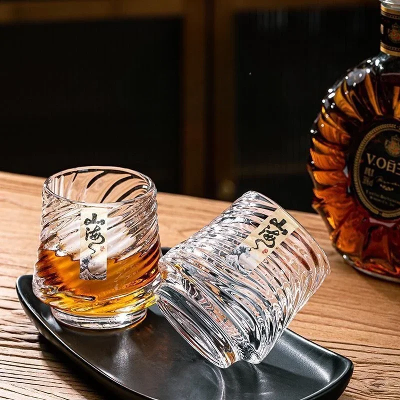 Shanhai Whisky Cup Set Household High Avellace na úrovni piva sklo Kreatívne prenosné prenosné high-end cudzie víno pohár zahusteného dna