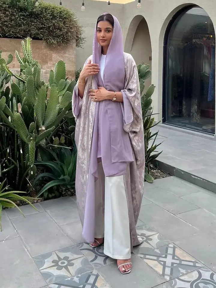 Shiny Satin Dubai Abaya pre ženy, rukávy Batwing, fóliová tlač, otvorená predná strana, Abayas v Perzskom zálive, hidžábské islamské oblečenie, ramadán, párty